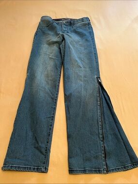 Wynne Denim Women’s Straight or Flare Leg Jeans